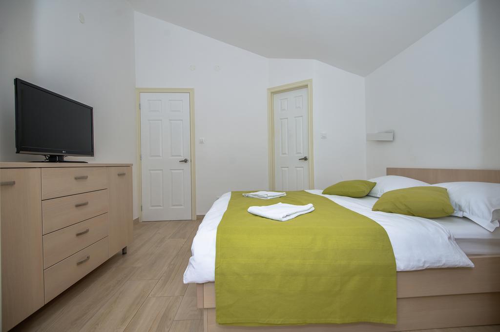 Apartments Beach Makarska Bilik gambar